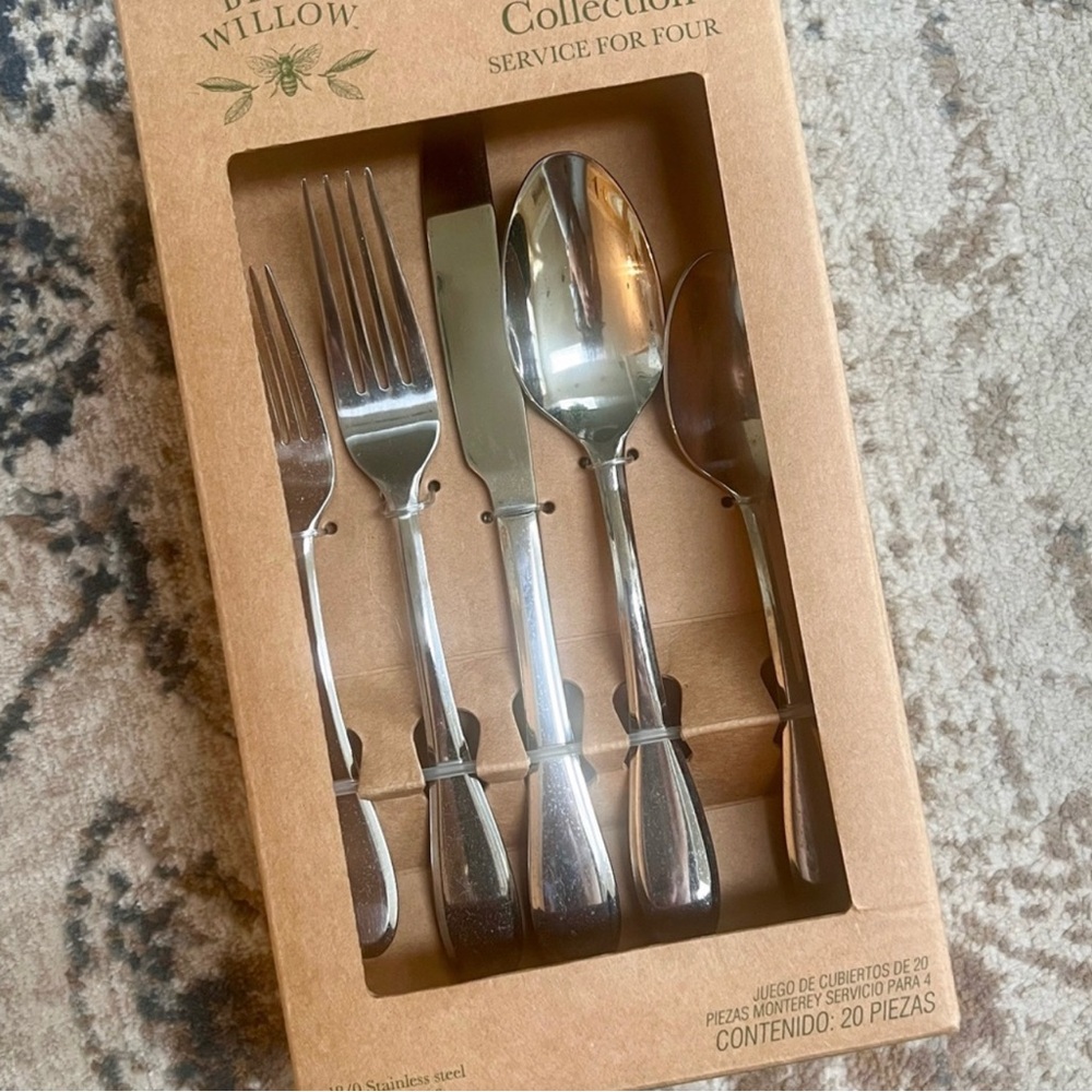 Silver Flatware Set